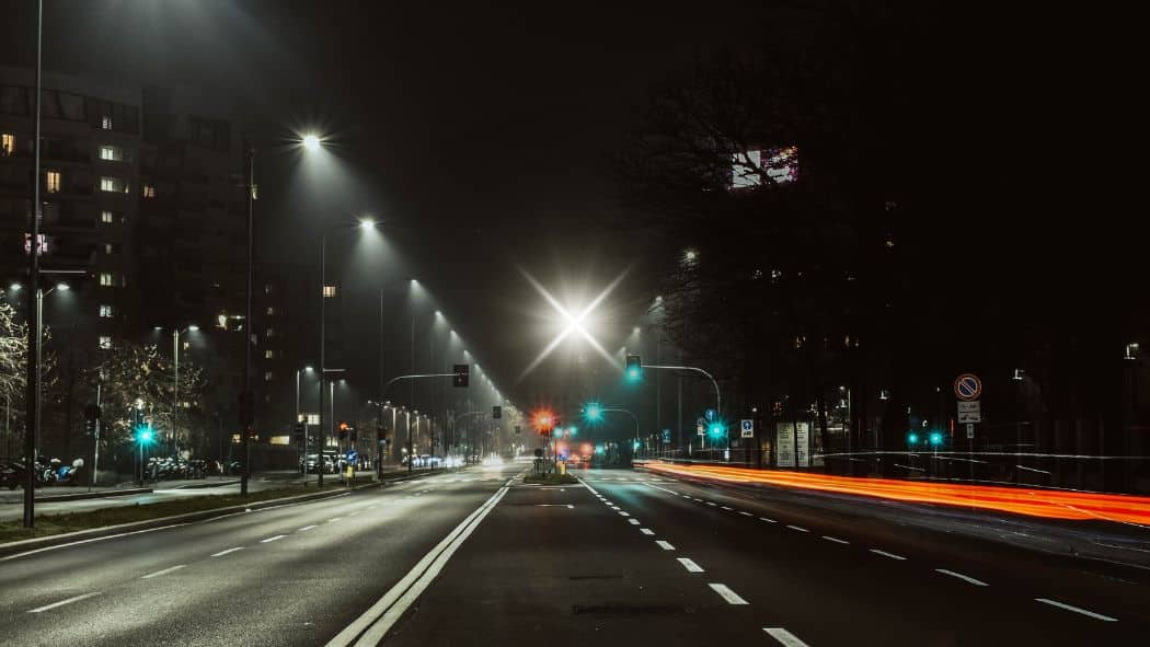starbursts while night driving due to astigmatism